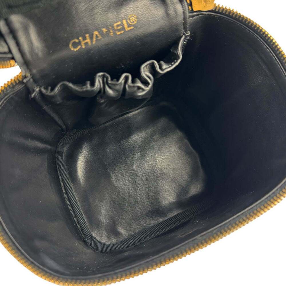 CHANEL Black Caviar Leather Vanity Bag - Picture 5 of 14